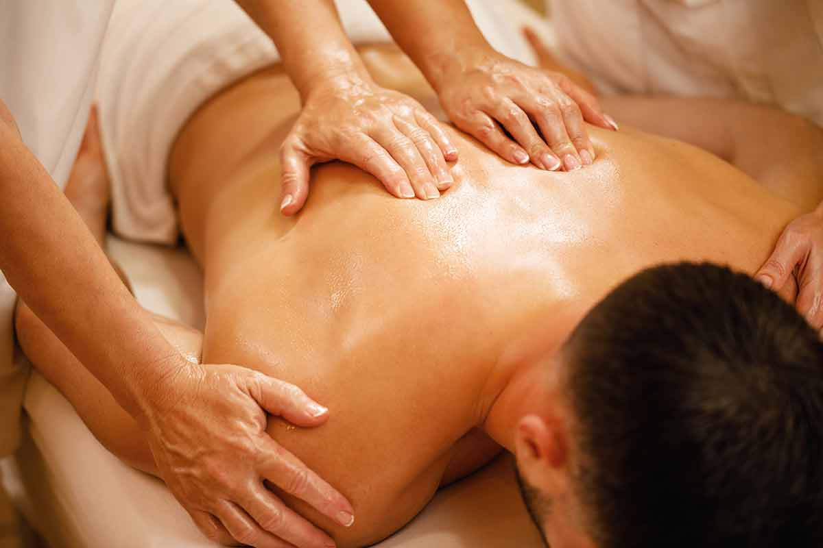 ΜΑΛΑΞΗ ΜΕ ΤΕΣΣΕΡΑ ΧΕΡΙΑ - GOLD MASSAGE